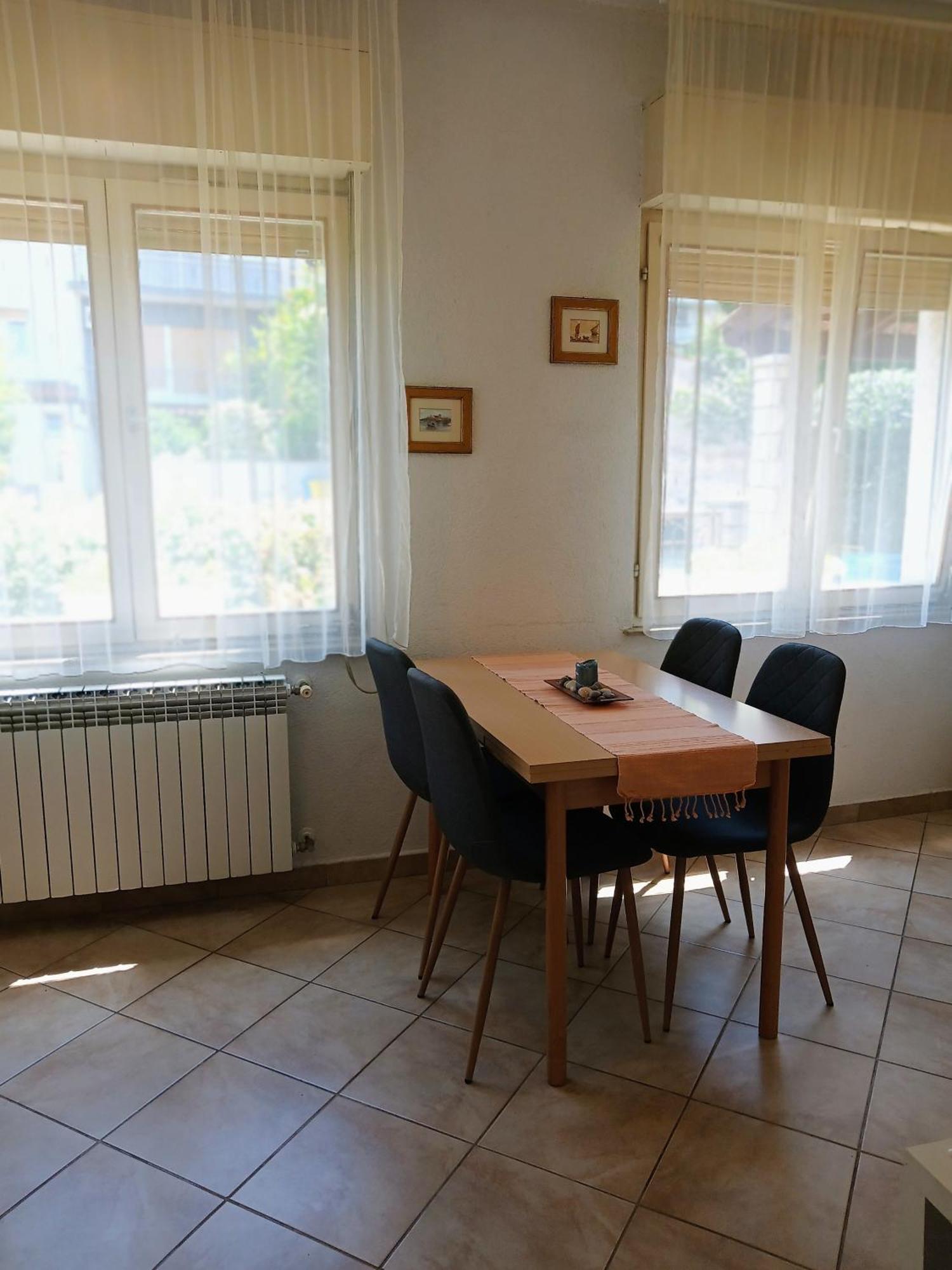 Apartments Jadranka Ivana พูลา ภายนอก รูปภาพ