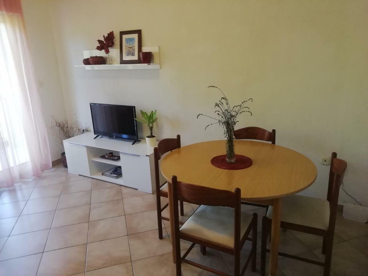 Apartments Jadranka Ivana พูลา ภายนอก รูปภาพ