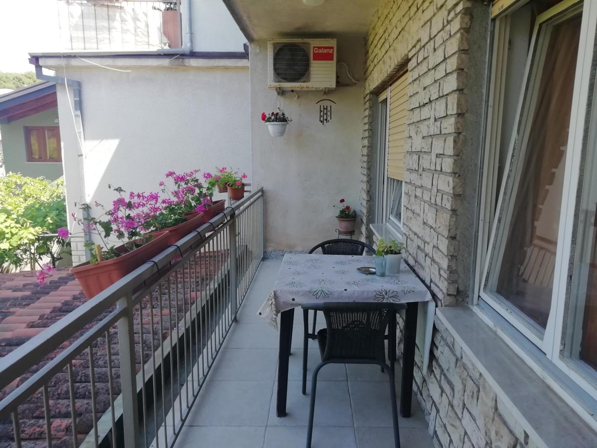 Apartments Jadranka Ivana พูลา ภายนอก รูปภาพ