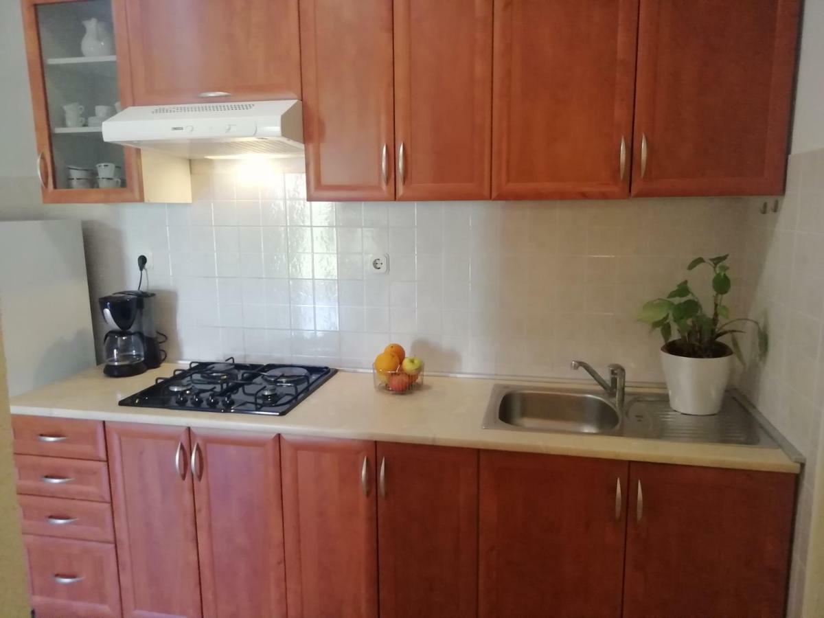 Apartments Jadranka Ivana พูลา ภายนอก รูปภาพ